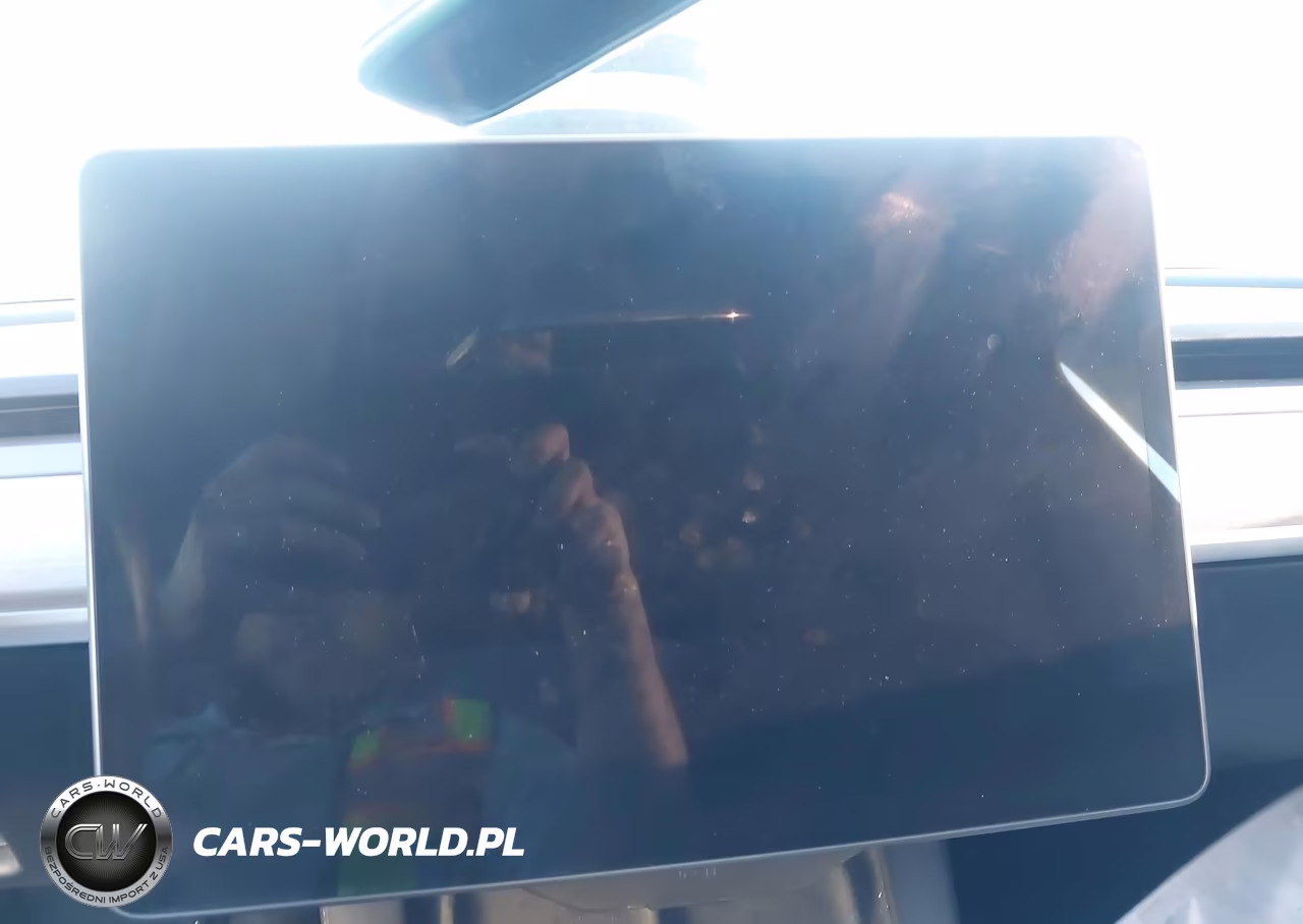 2022 Tesla Model Y Performance Dual Motor All-Wheel Drive VIN:7SAYGDEFXNF491496 - 15