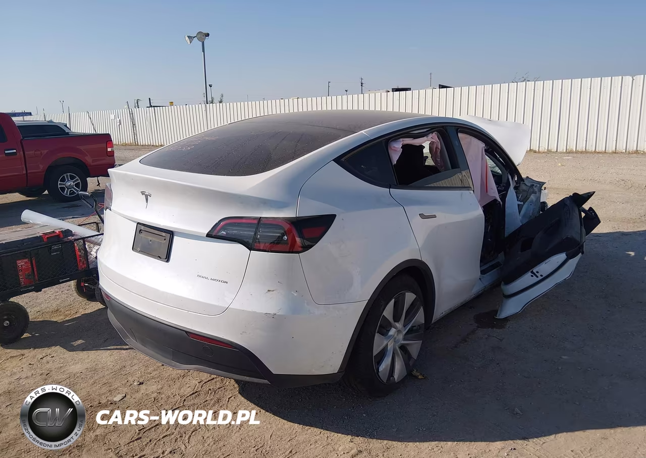 2023 Tesla Model Y Awd-Long Range Dual Motor All-Wheel Drive VIN:7SAYGDEE3PA138038 - 4