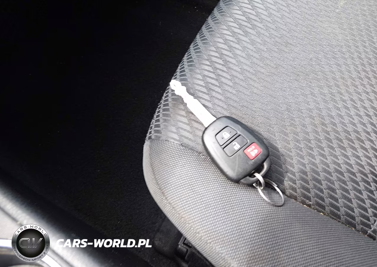2019 Toyota Highlander Le VIN:5TDBZRFH3KS740724 - 11