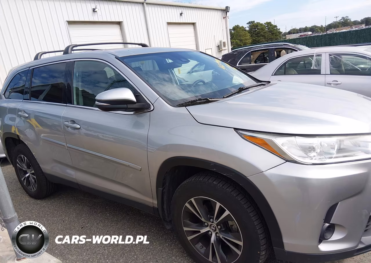 2019 Toyota Highlander Le VIN:5TDBZRFH3KS740724 - 13