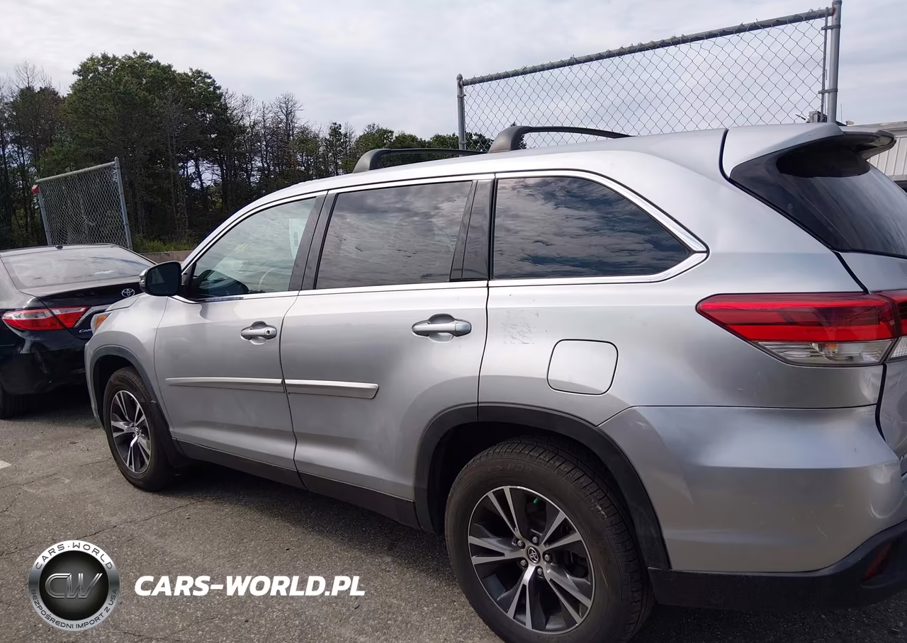 2019 Toyota Highlander Le VIN:5TDBZRFH3KS740724 - 14