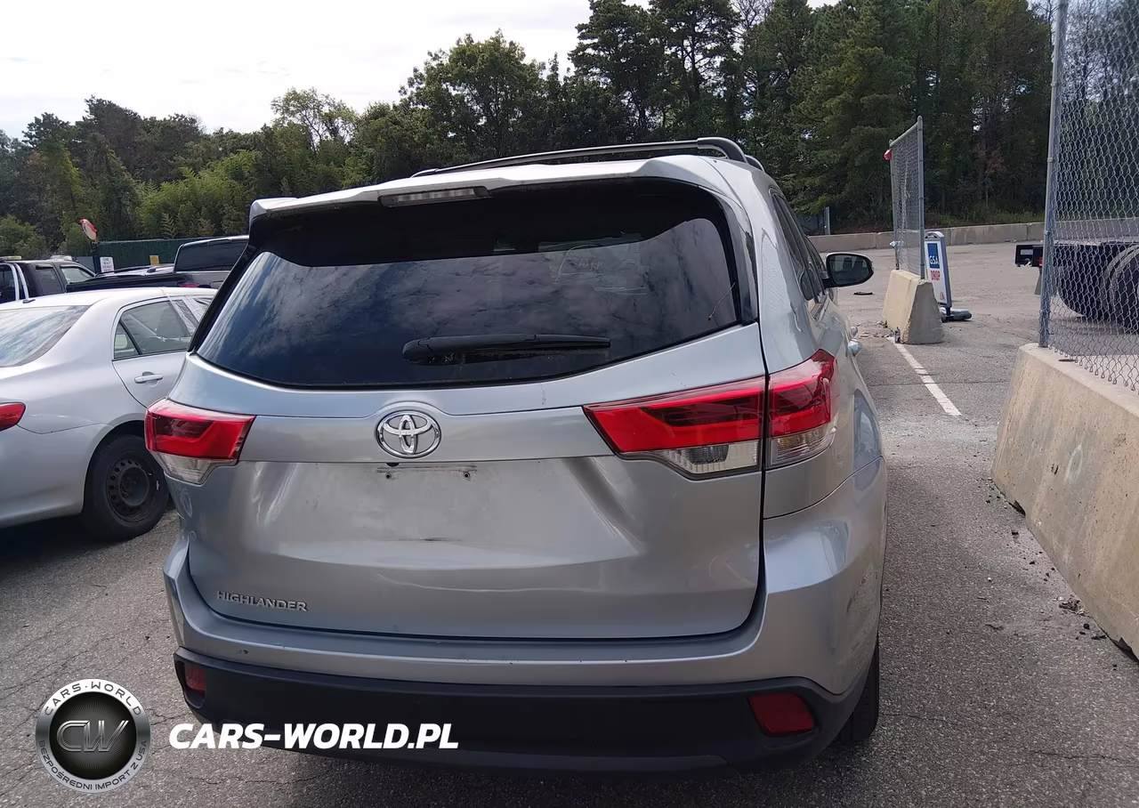 2019 Toyota Highlander Le VIN:5TDBZRFH3KS740724 - 16