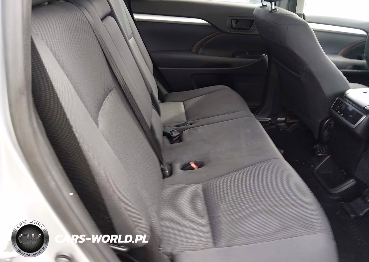 2019 Toyota Highlander Le VIN:5TDBZRFH3KS740724 - 8