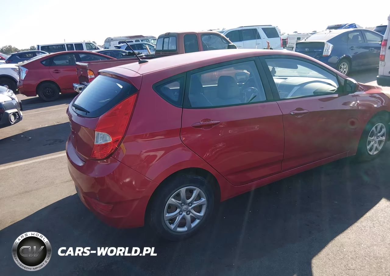 2013 Hyundai Accent Gs VIN:KMHCT5AEXDU118384 - 4
