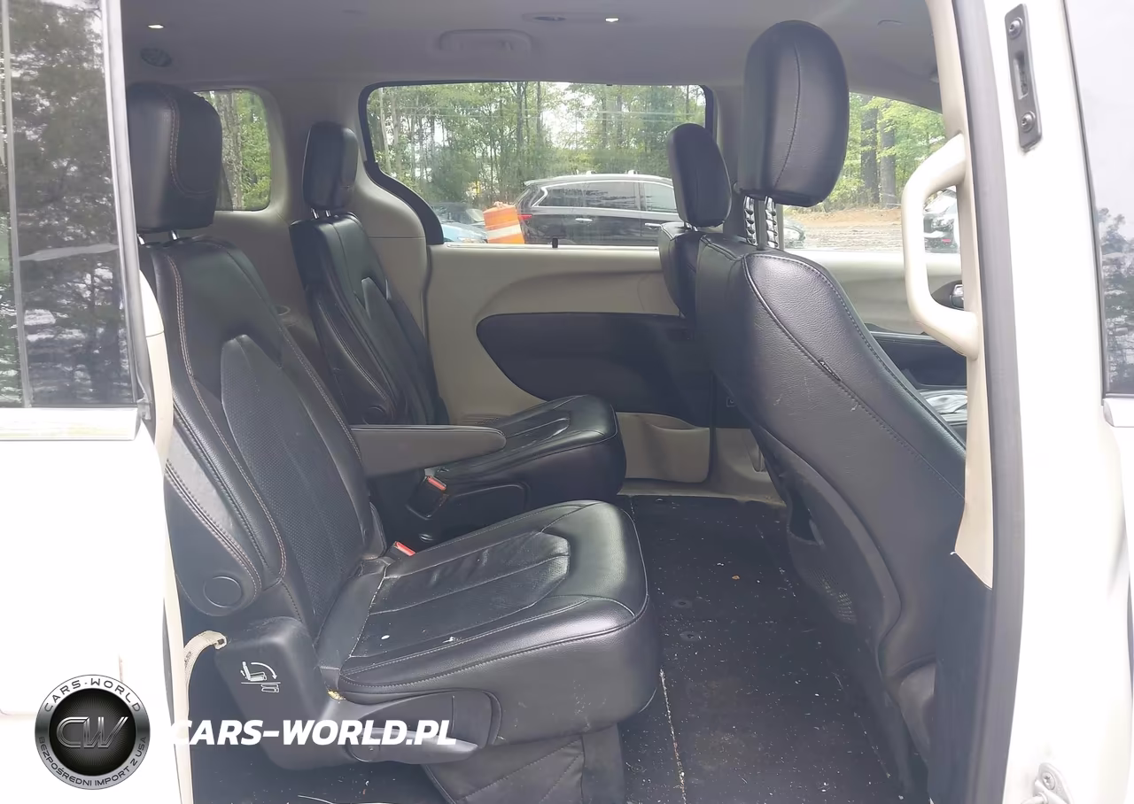 2019 Chrysler Pacifica Touring L VIN:2C4RC1BG5KR561446 - 8