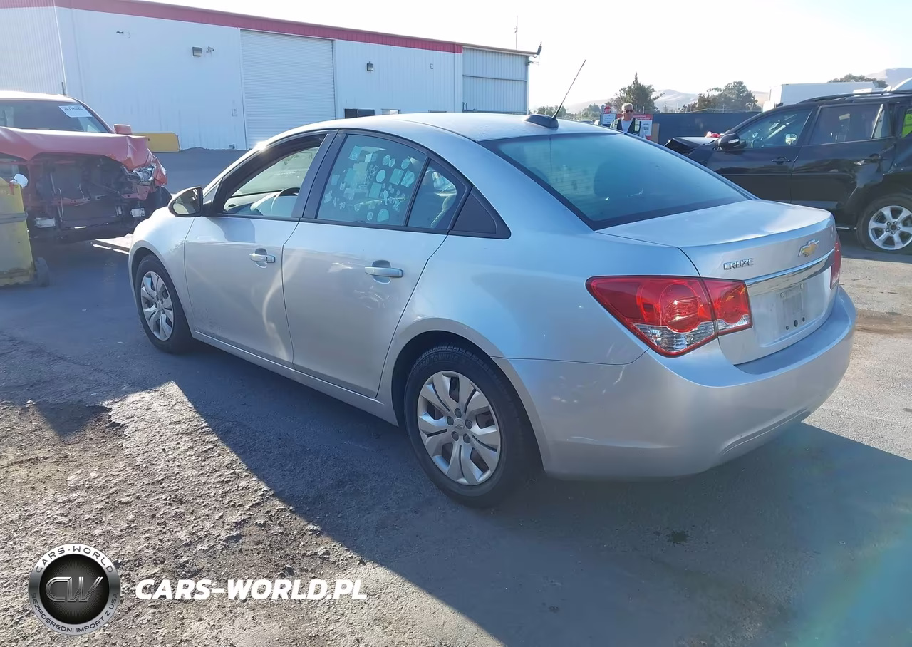 2015 Chevrolet Cruze Ls Auto VIN:1G1PA5SG2F7258841 - 3