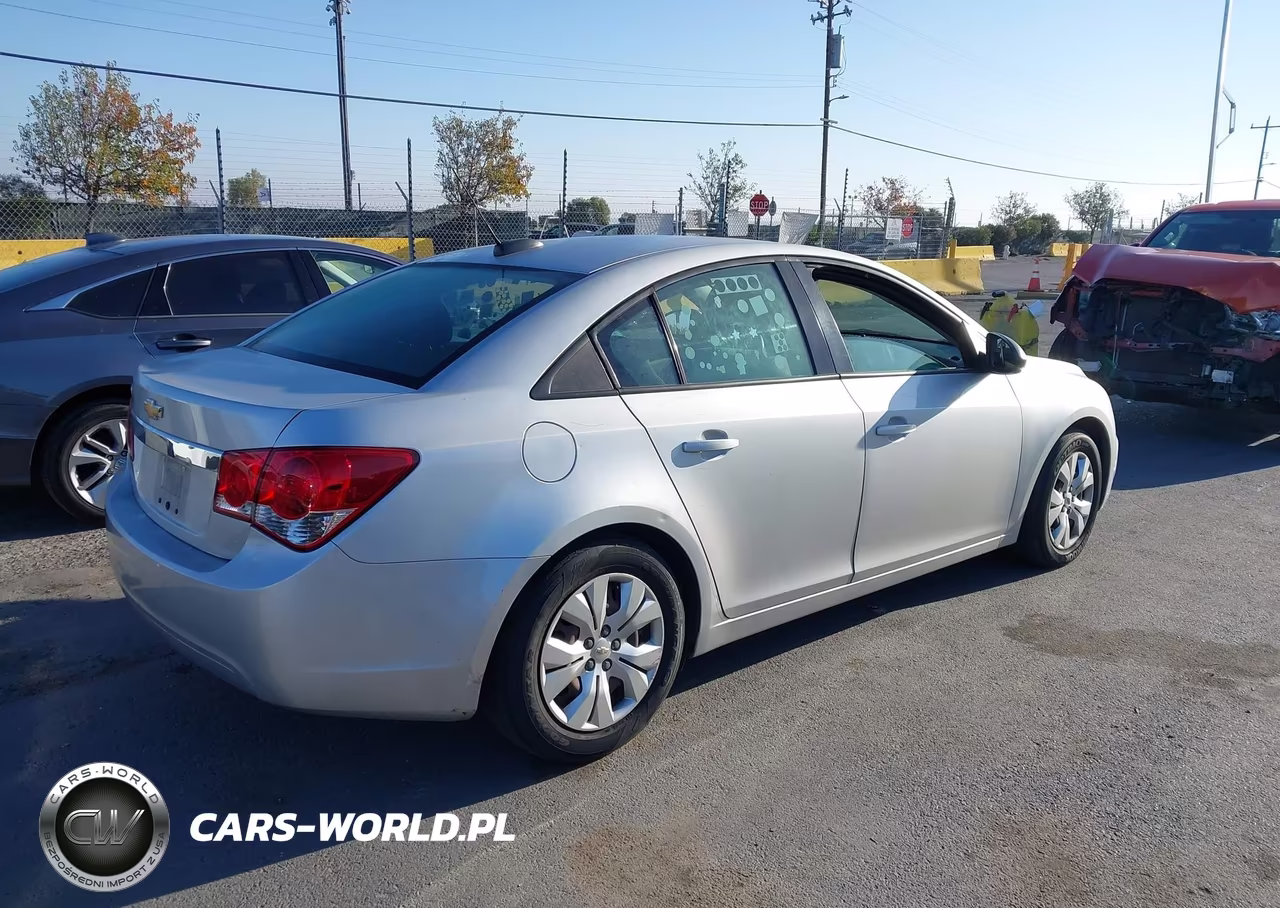2015 Chevrolet Cruze Ls Auto VIN:1G1PA5SG2F7258841 - 4