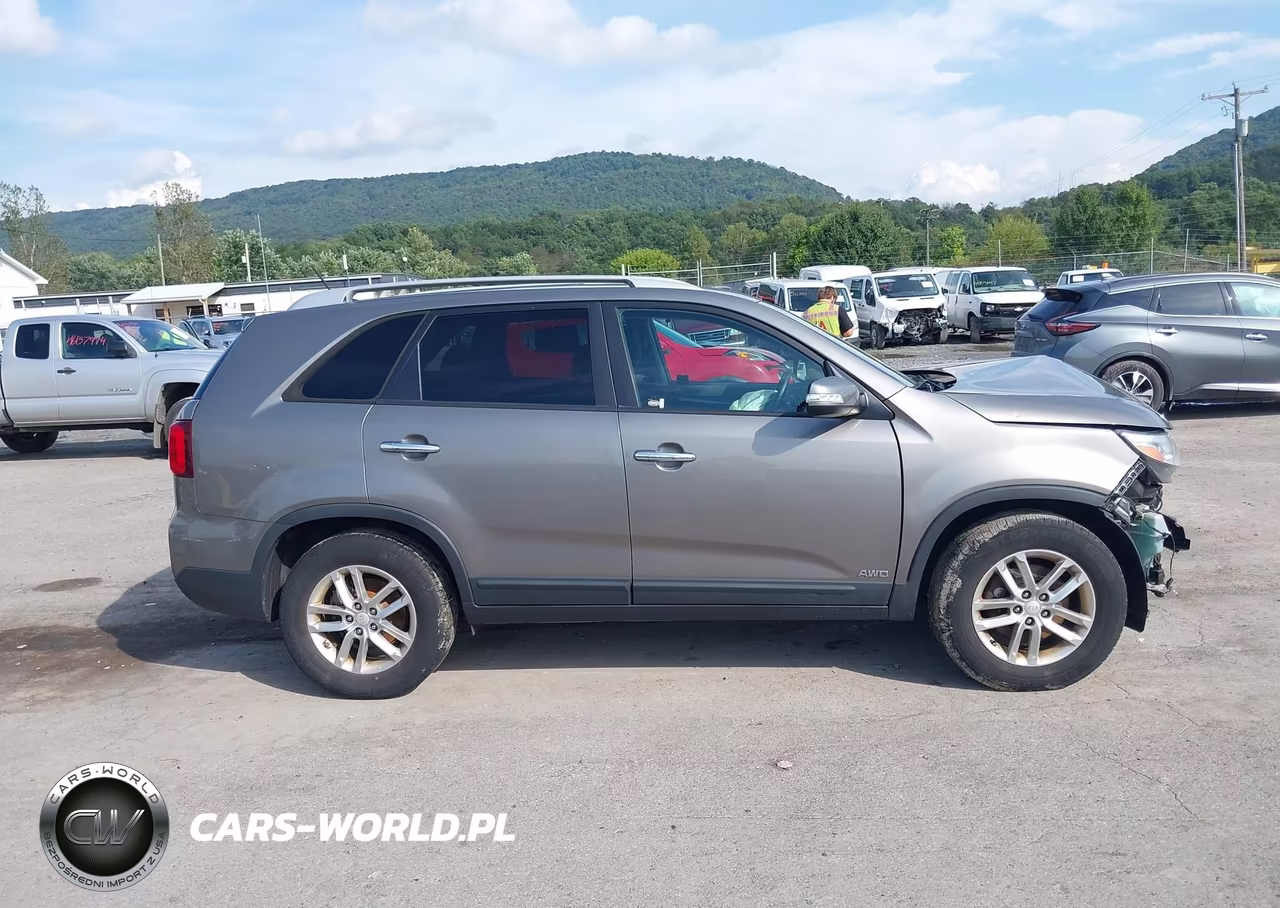 2015 Kia Sorento Lx VIN:5XYKTCA65FG585956 - 14