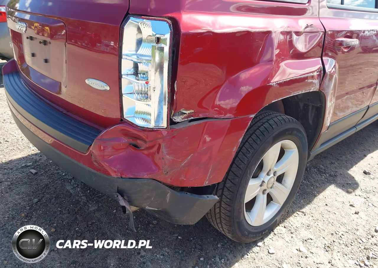 2015 Jeep Patriot Latitude VIN:1C4NJRFB0FD214438 - 16