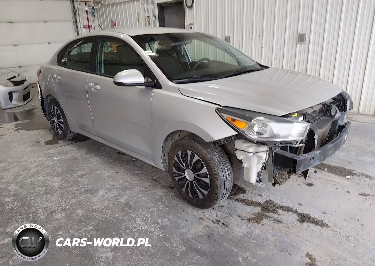 Auto z USA 3KPA24AD2LE312257