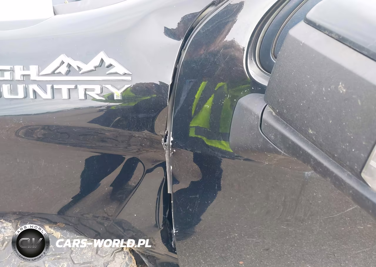 2019 Chevrolet Silverado 1500 High Country VIN:1GCUYHEL3KZ130929 - 18