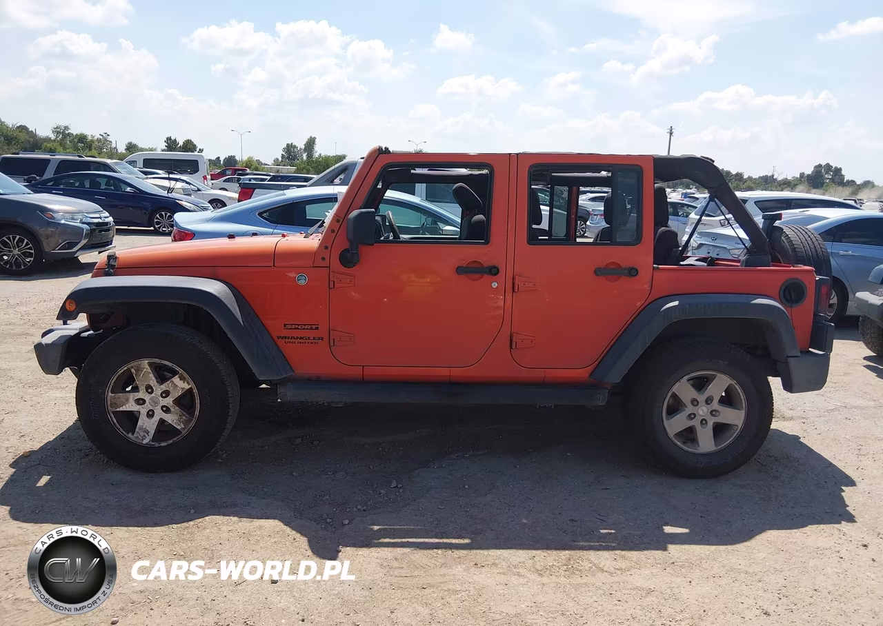 2015 Jeep Wrangler Unlimited Sport VIN:1C4BJWDG6FL729918 - 14