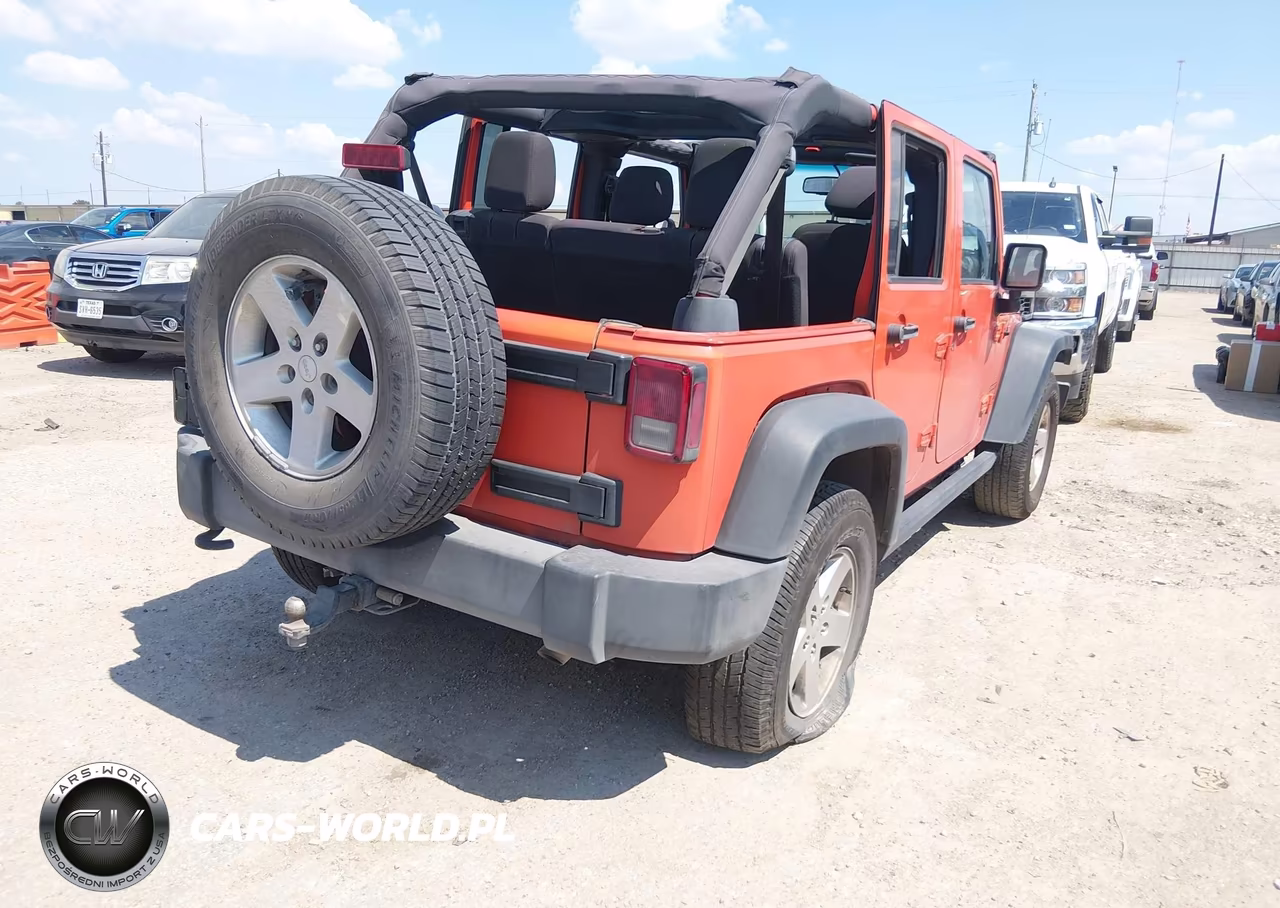 2015 Jeep Wrangler Unlimited Sport VIN:1C4BJWDG6FL729918 - 4