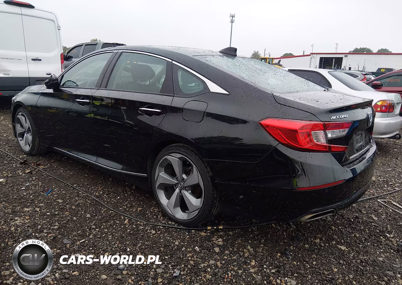 2018 Honda Accord Touring VIN:1HGCV1F92JA080313 - 3