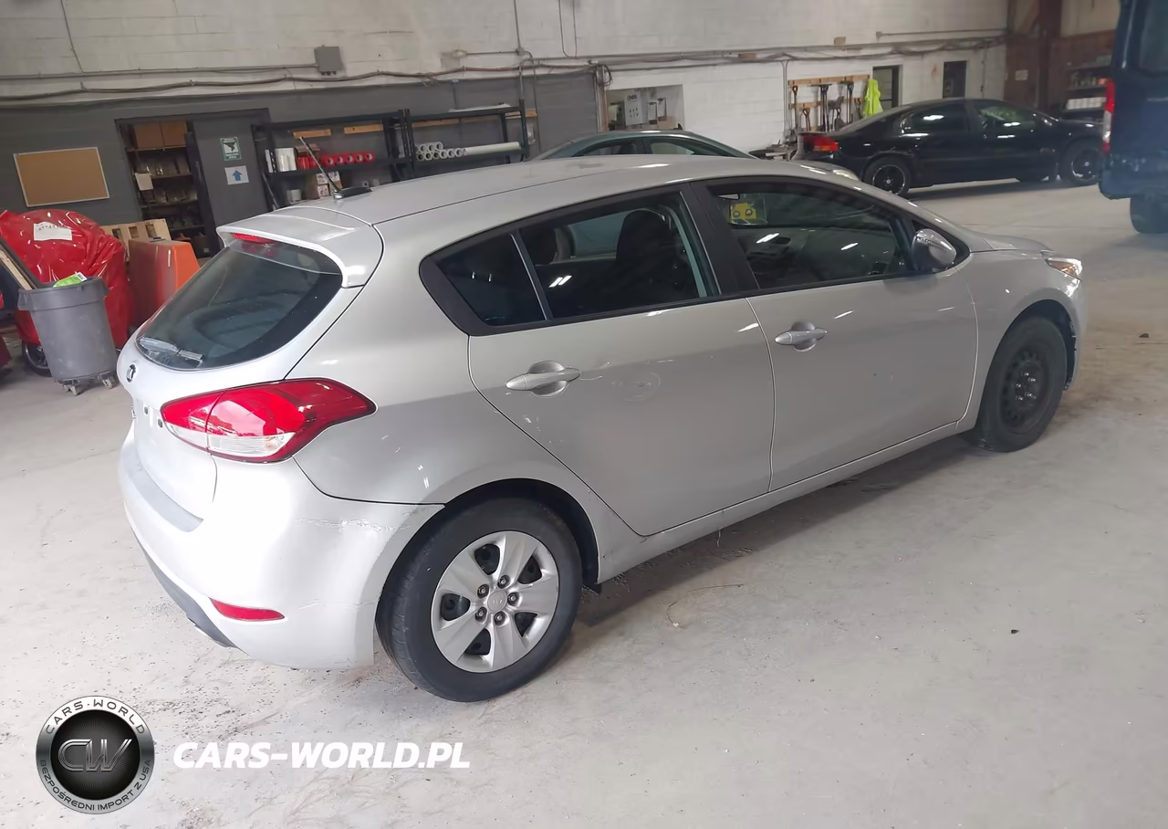 2017 Kia Forte Lx VIN:KNAFK5A89H5707440 - 4