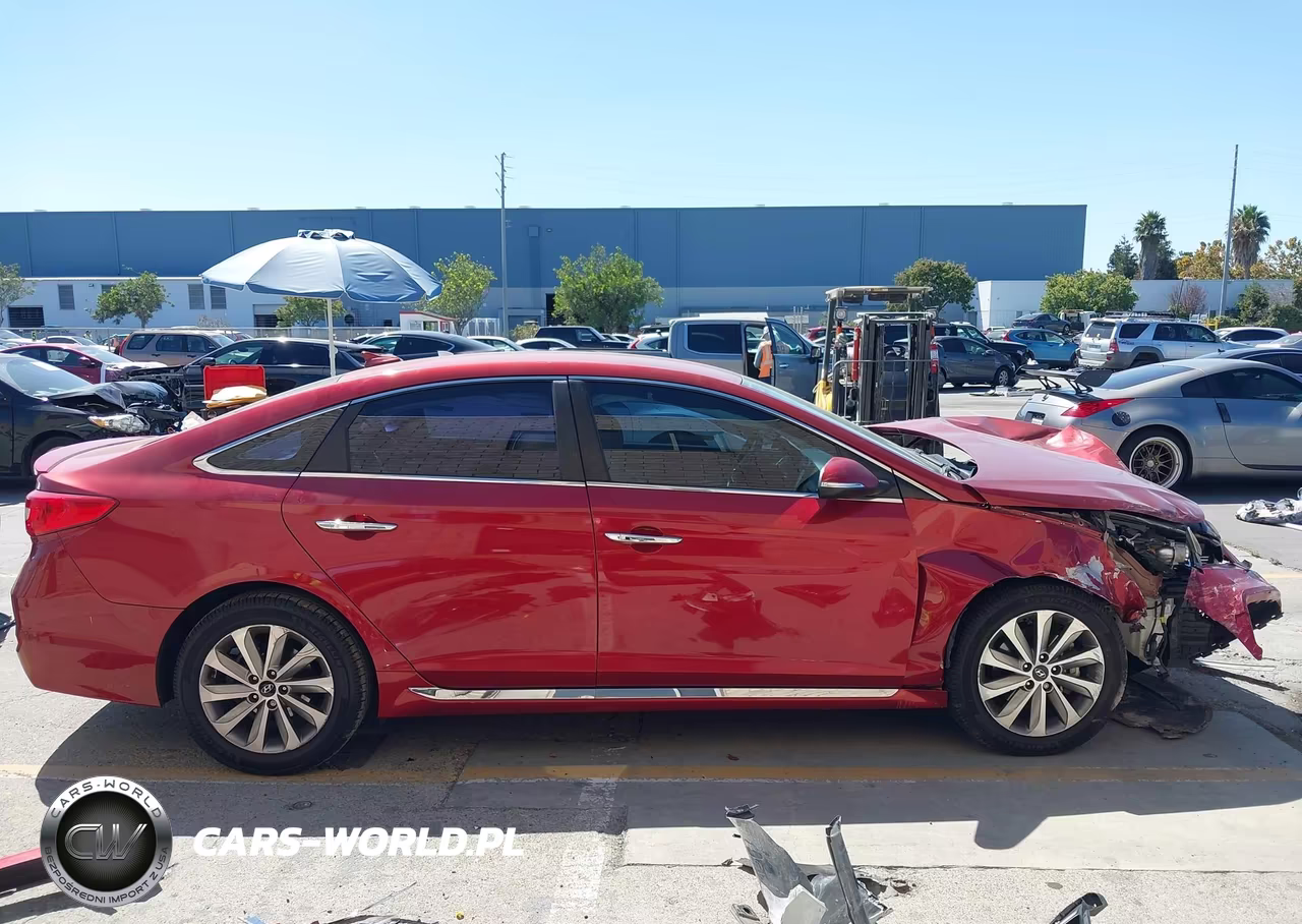 2016 Hyundai Sonata Sport VIN:5NPE34AF7GH330805 - 14