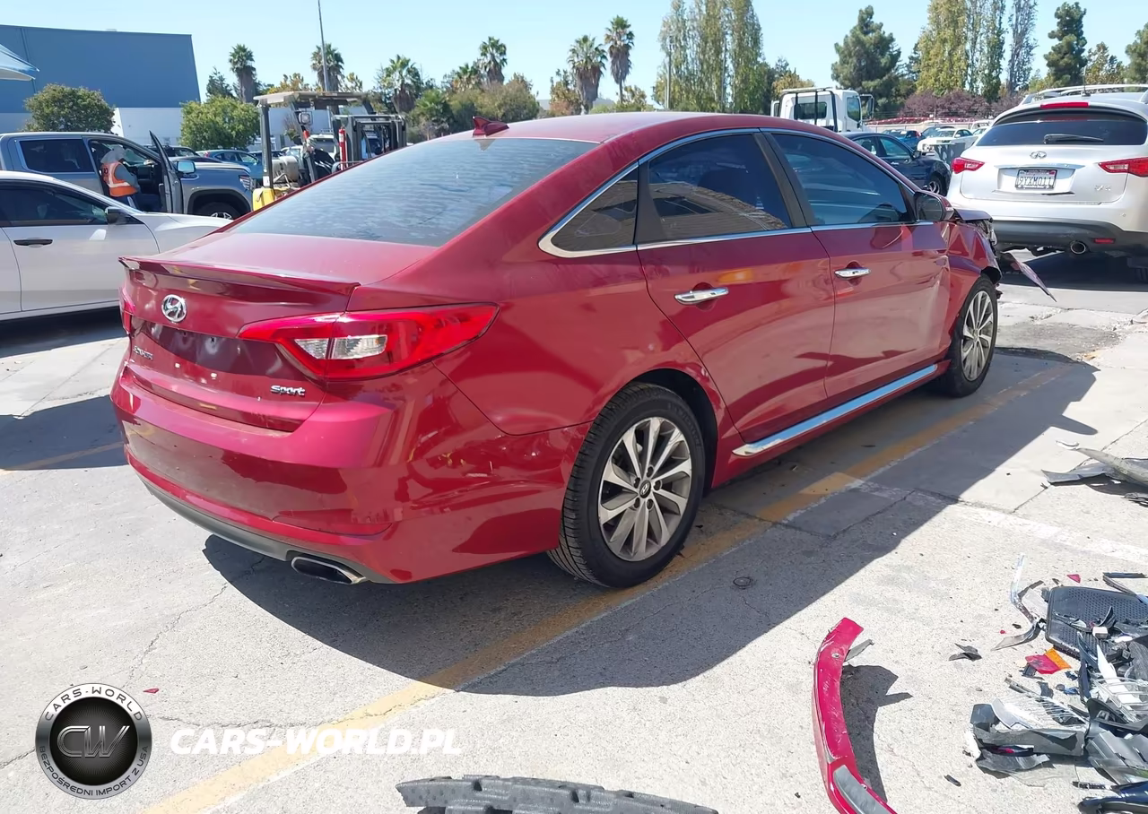 2016 Hyundai Sonata Sport VIN:5NPE34AF7GH330805 - 4