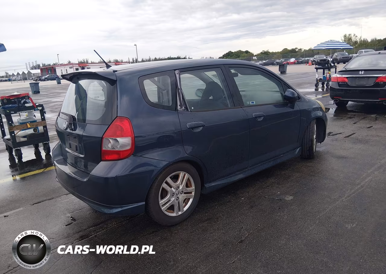 2008 Honda Fit Sport VIN:JHMGD38698S027368 - 4