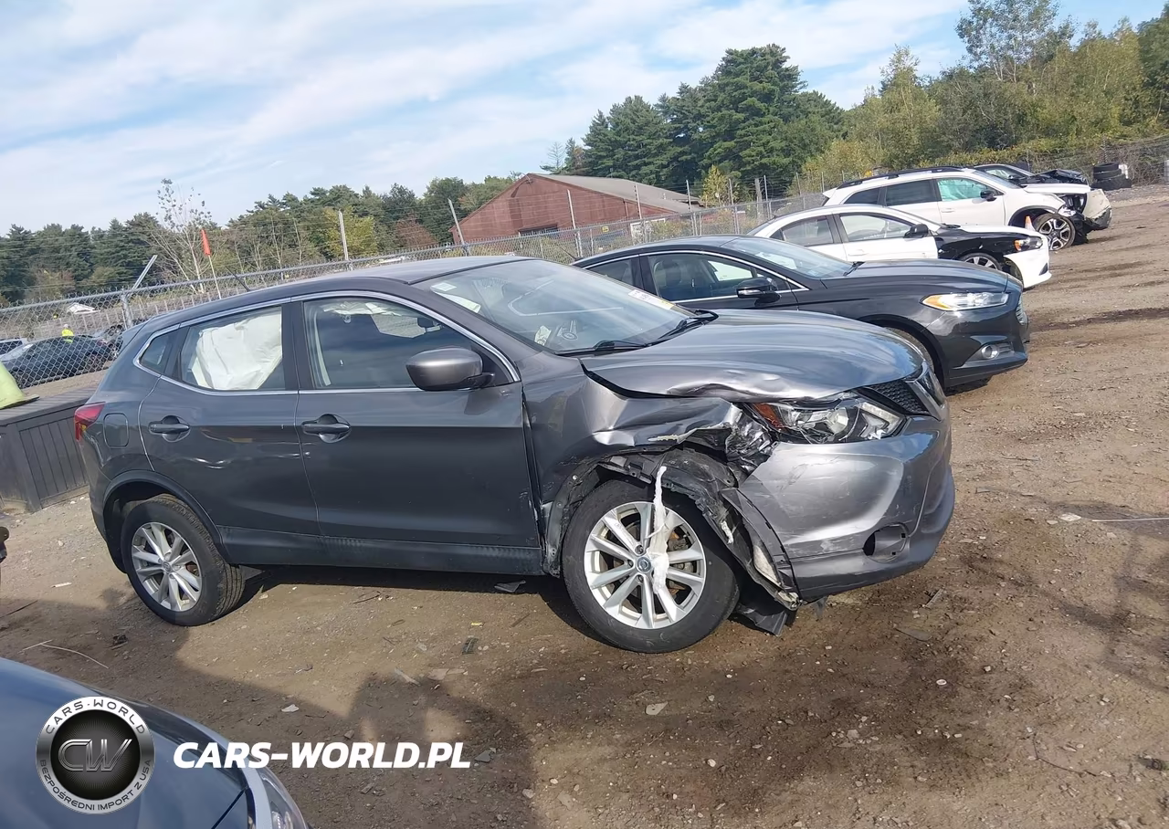2018 Nissan Rogue Sport S VIN:JN1BJ1CR2JW267079 - 14