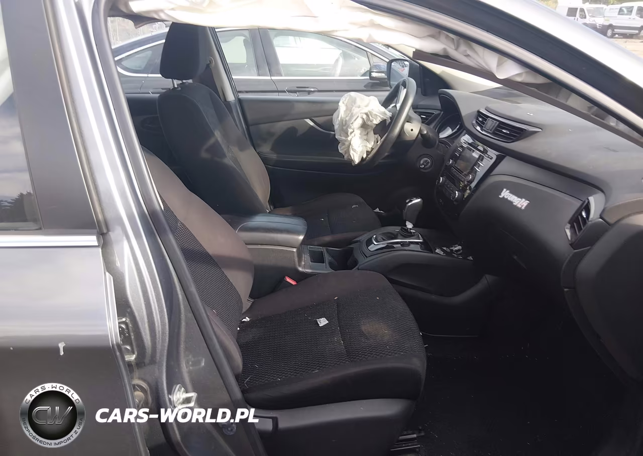 2018 Nissan Rogue Sport S VIN:JN1BJ1CR2JW267079 - 5