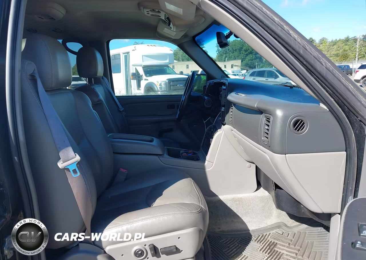 2004 Chevrolet Suburban 1500 Z71 VIN:3GNFK16T14G186460 - 5