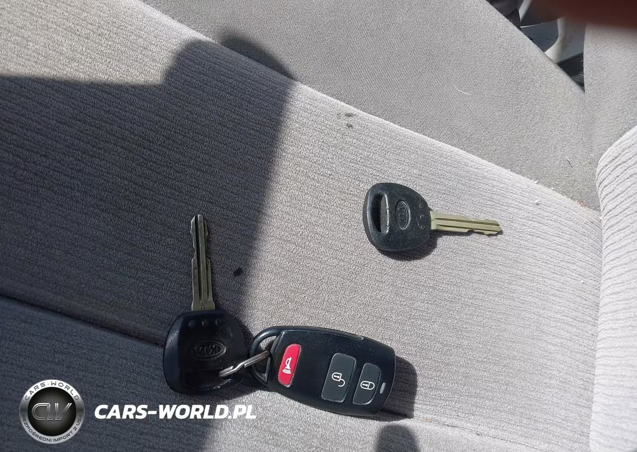 2011 Kia Sedona Lx VIN:KNDMG4C78B6389290 - 11