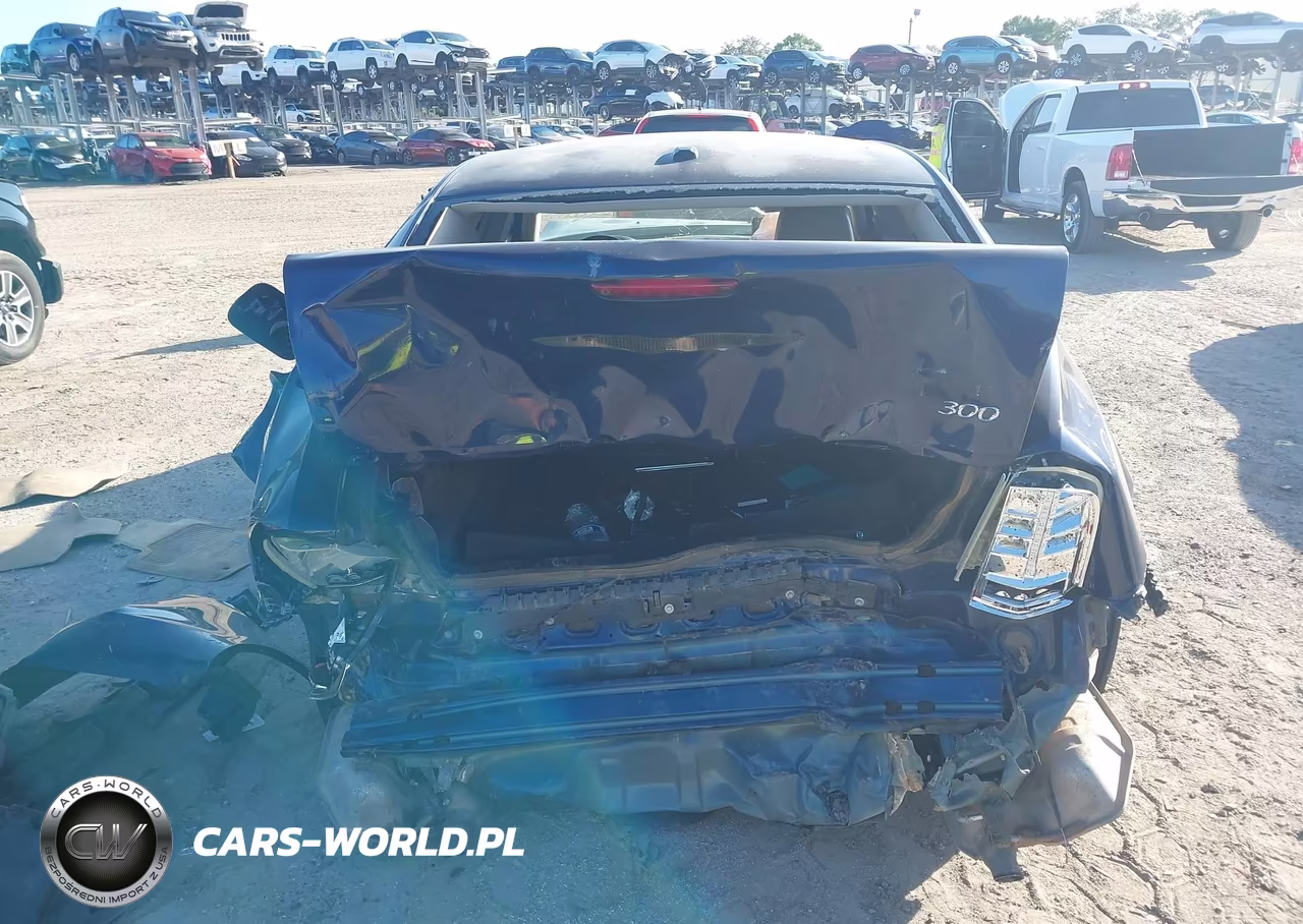 2013 Chrysler 300 Motown VIN:2C3CCAAG4DH732157 - 17