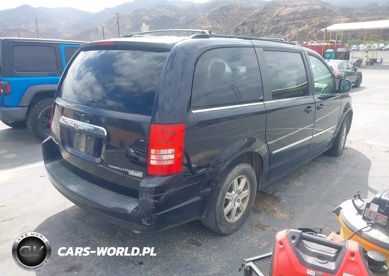 2010 Chrysler Town & Country Touring VIN:2A4RR5D17AR149715 - 4