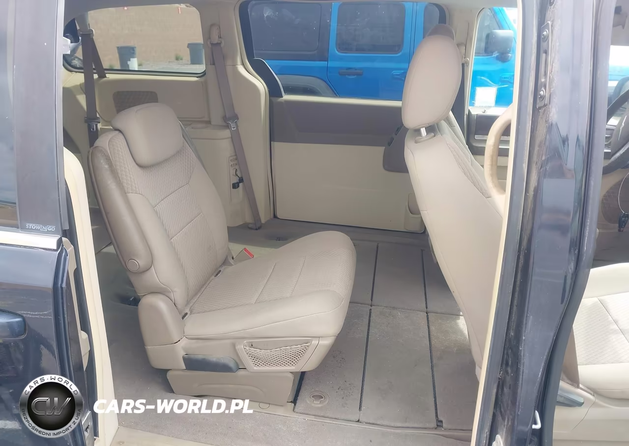 2010 Chrysler Town & Country Touring VIN:2A4RR5D17AR149715 - 8