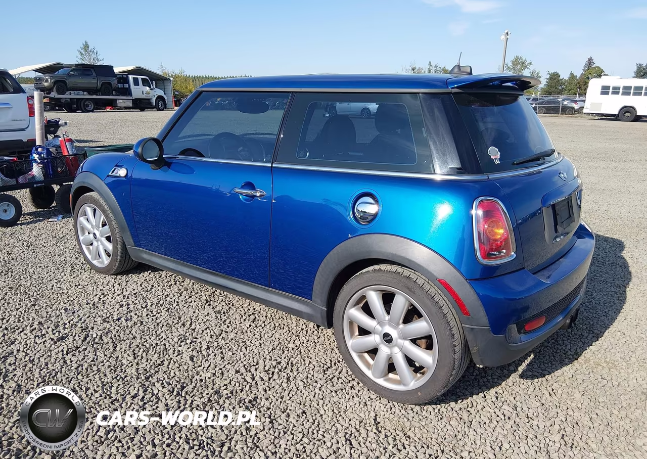 2007 Mini Cooper S VIN:WMWMF73537TL86810 - 3