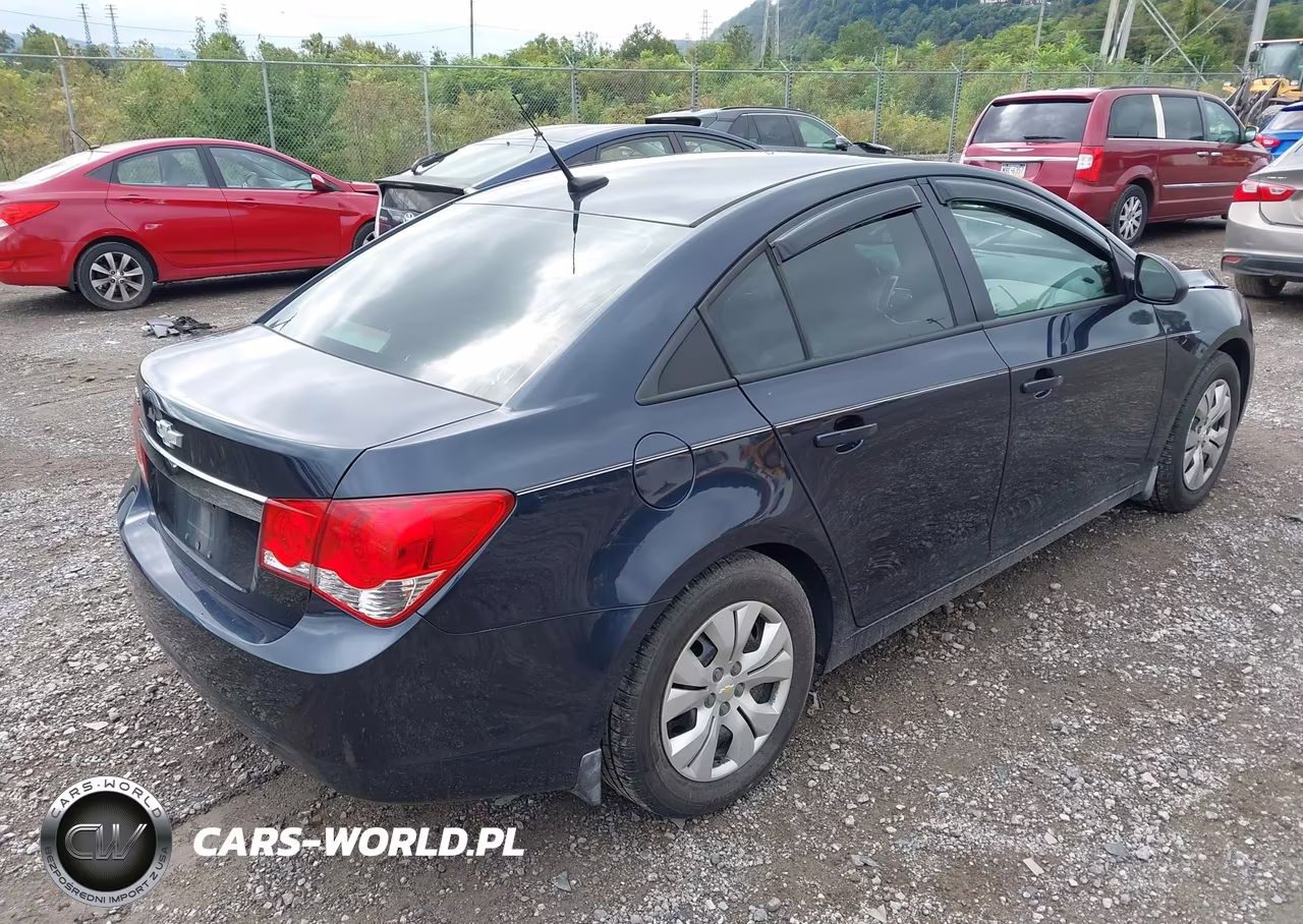 2014 Chevrolet Cruze Ls Auto VIN:1G1PA5SG8E7399749 - 4