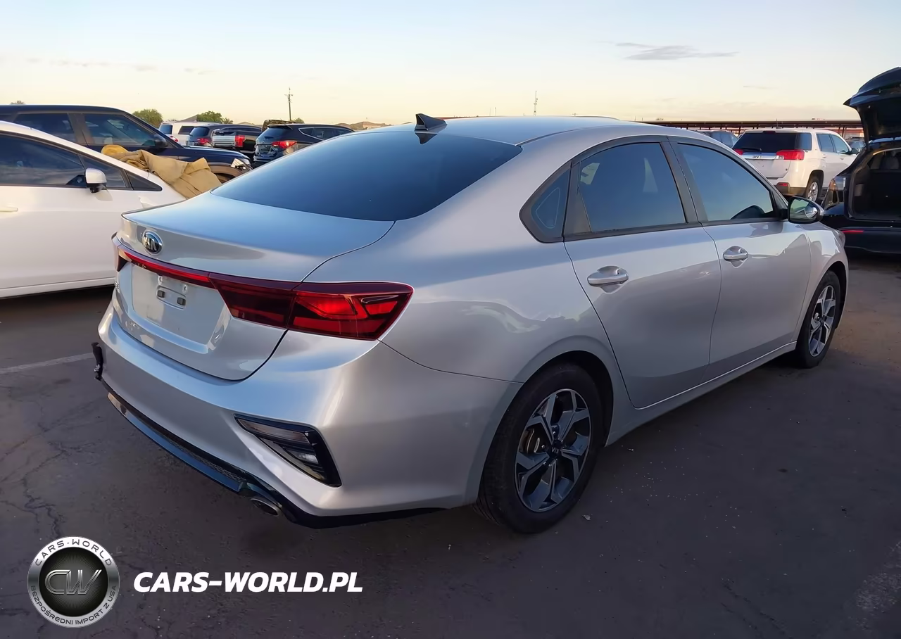2020 Kia Forte Lxs VIN:3KPF24ADXLE246904 - 4