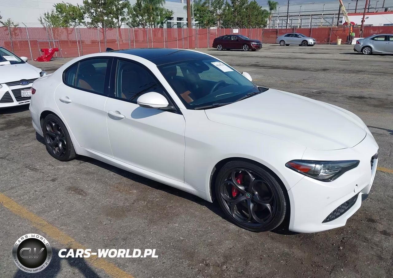 2018 Alfa Romeo Giulia Ti Sport Rwd VIN:ZARFAECN7J7594080 - 1