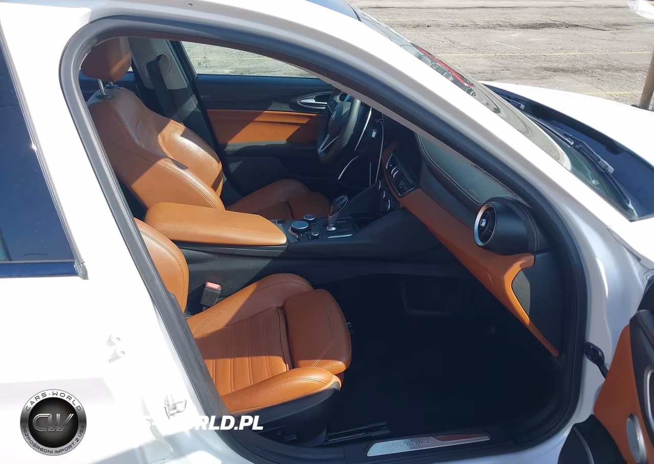 2018 Alfa Romeo Giulia Ti Sport Rwd VIN:ZARFAECN7J7594080 - 5