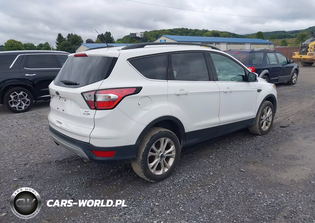 2018 Ford Escape Se VIN:1FMCU9GD4JUD60750 - 4