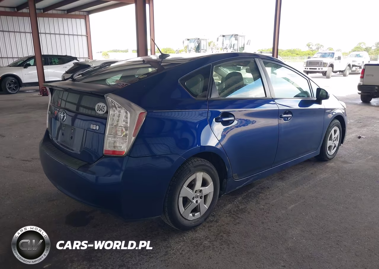 2011 Toyota Prius Three VIN:JTDKN3DU7B0279460 - 4
