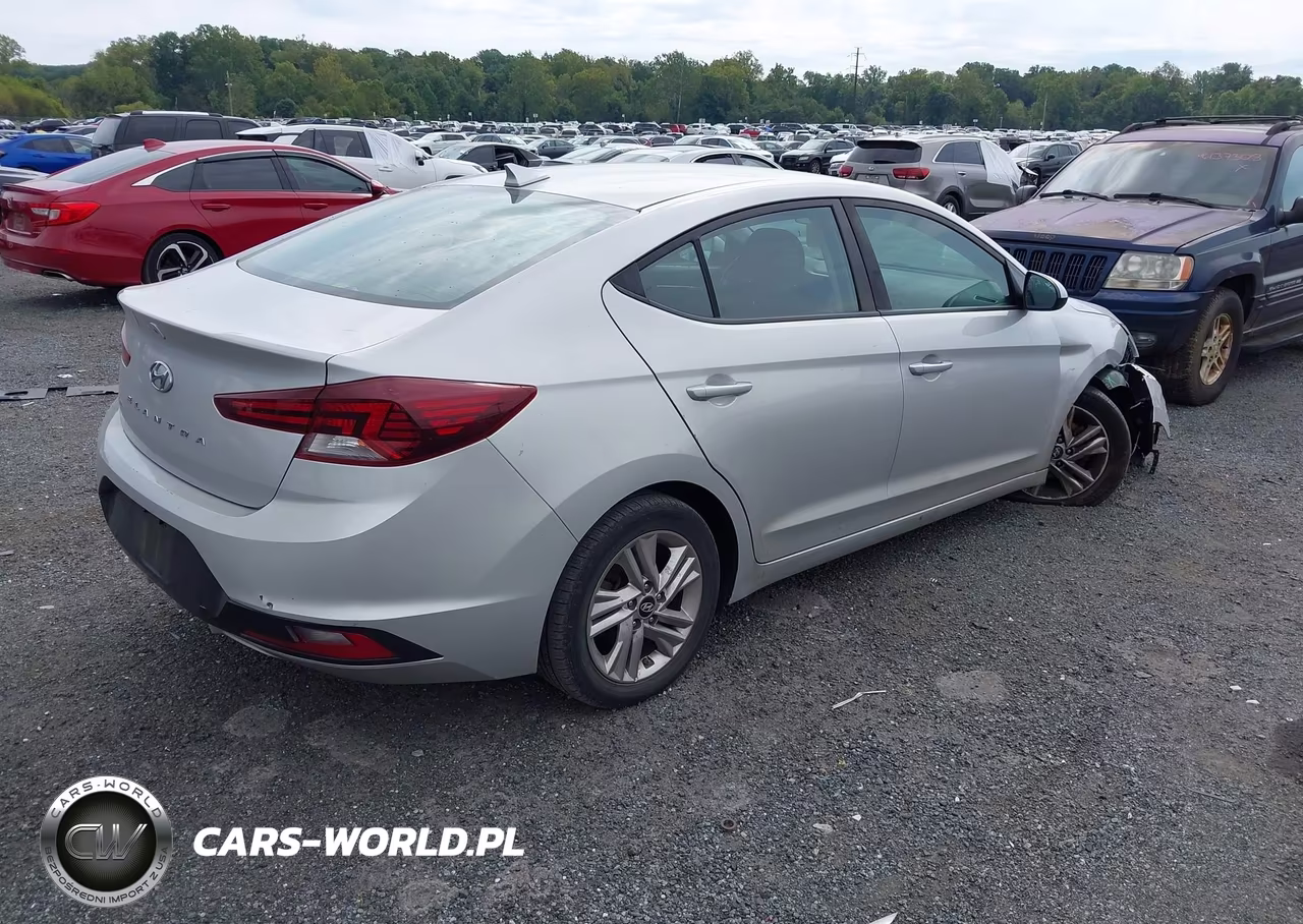 2019 Hyundai Elantra Sel VIN:5NPD84LF8KH418734 - 4
