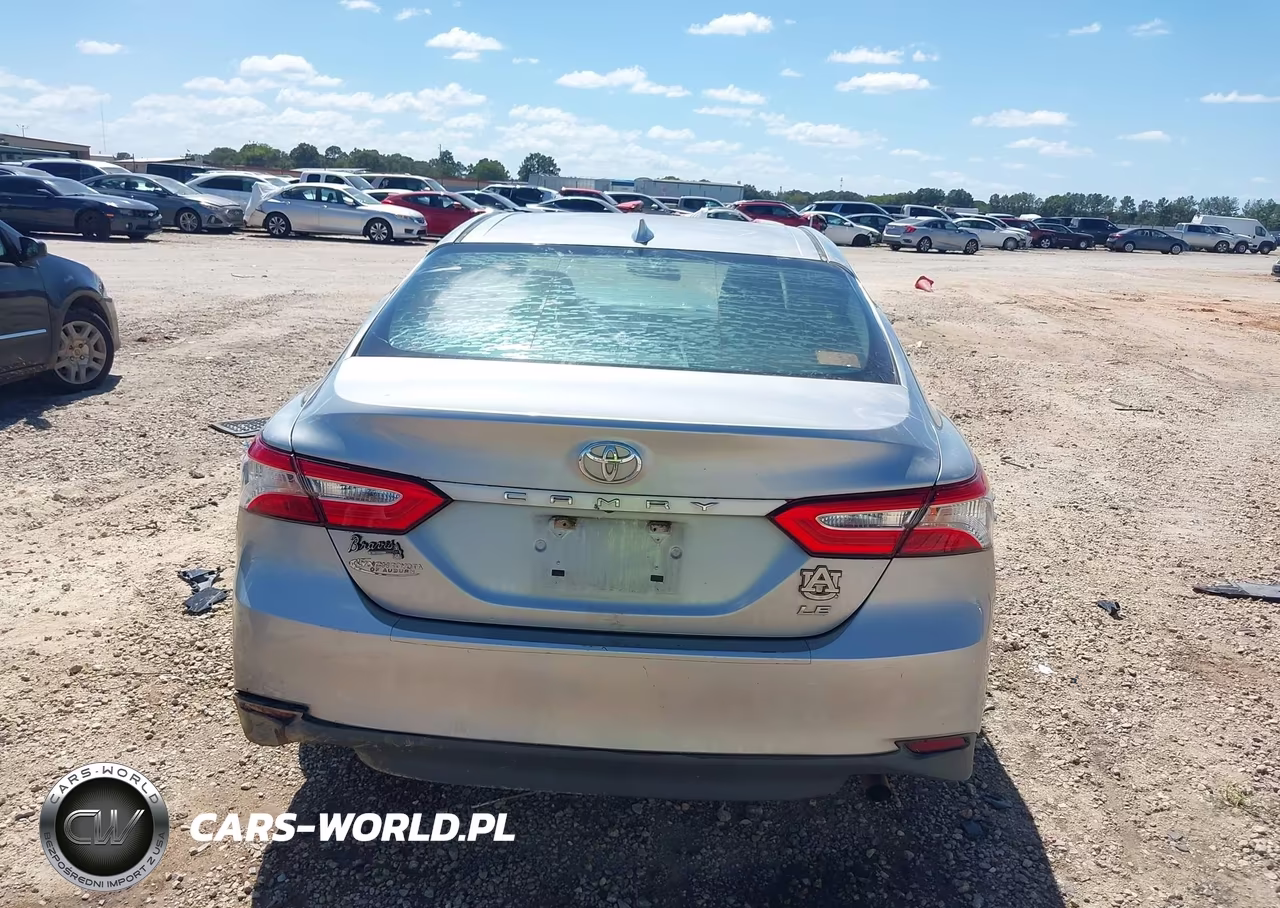 2019 Toyota Camry Le VIN:4T1B11HK7KU782211 - 16