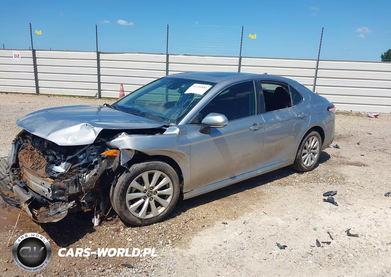 2019 Toyota Camry Le VIN:4T1B11HK7KU782211 - 2