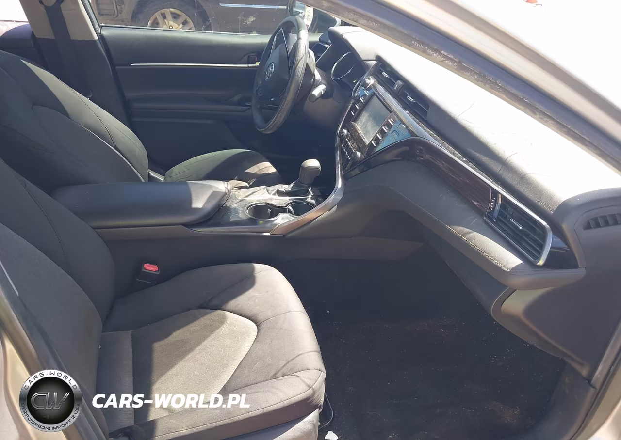 2019 Toyota Camry Le VIN:4T1B11HK7KU782211 - 5