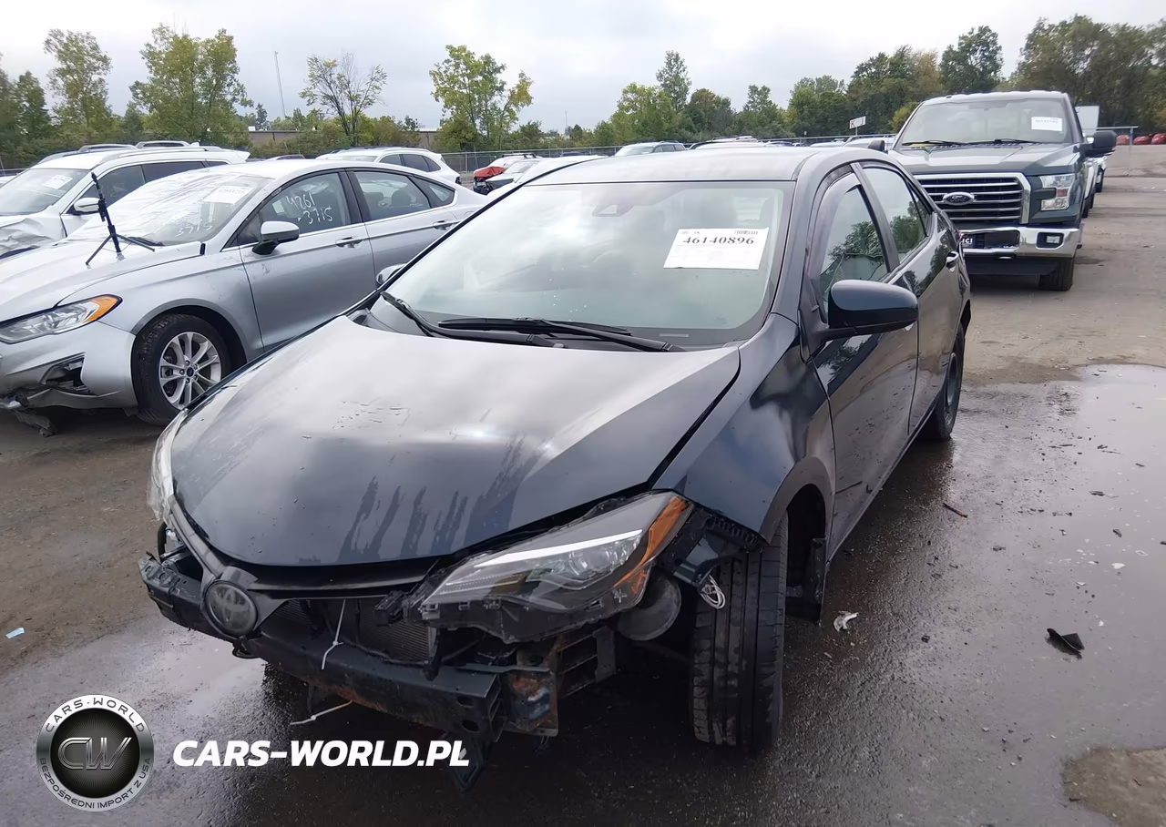 2019 Toyota Corolla Le VIN:2T1BURHE5KC233656 - 2