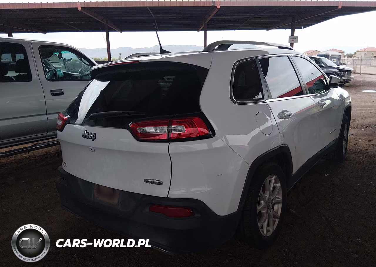 2017 Jeep Cherokee Latitude Fwd VIN:1C4PJLCS3HD232364 - 4