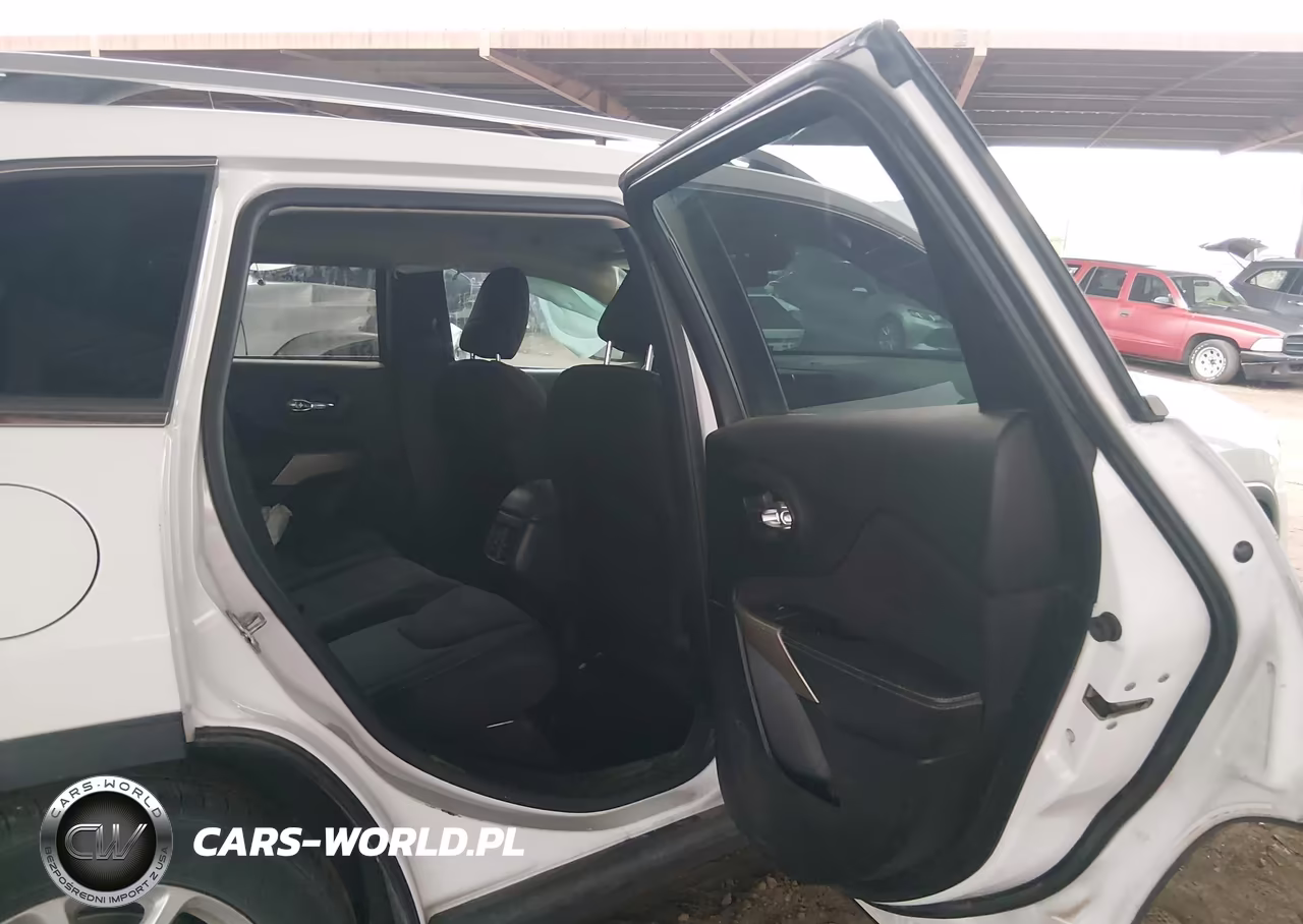2017 Jeep Cherokee Latitude Fwd VIN:1C4PJLCS3HD232364 - 8