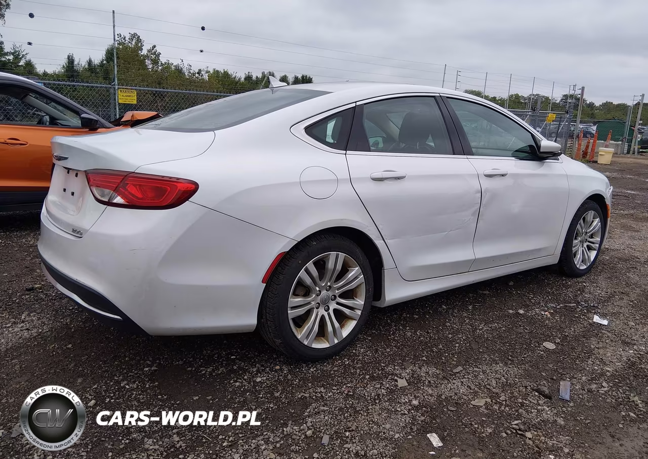 2015 Chrysler 200 Limited VIN:1C3CCCAB0FN597687 - 4
