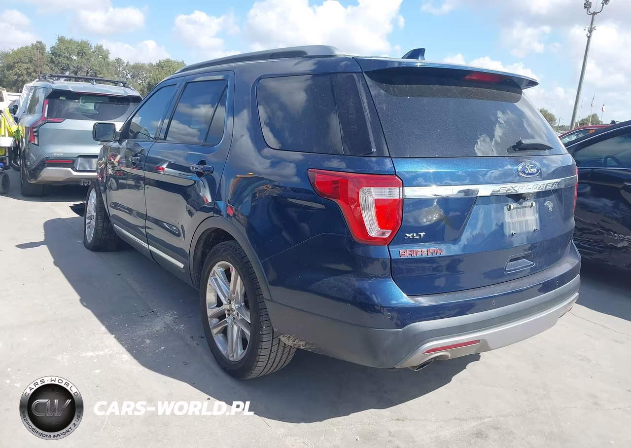 2017 Ford Explorer Xlt VIN:1FM5K7D8XHGB52620 - 3