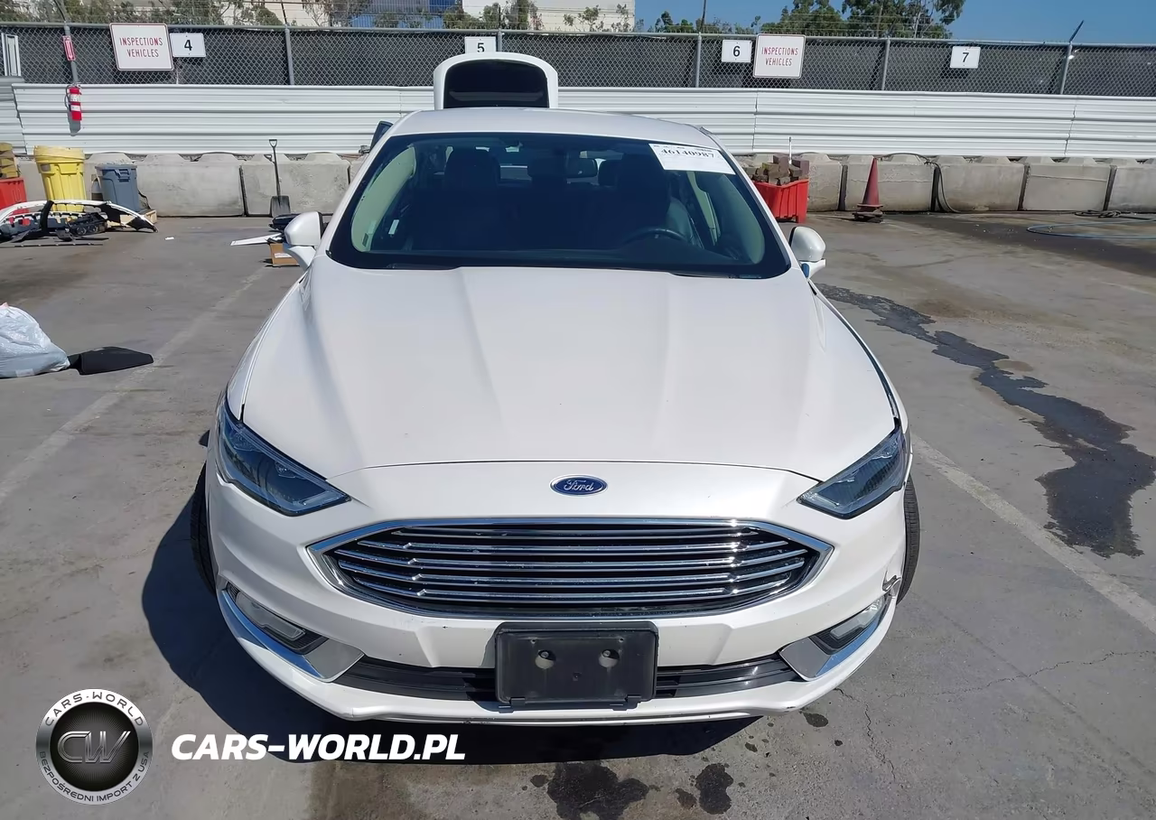 2018 Ford Fusion Energi Titanium VIN:3FA6P0SU1JR110472 - 12