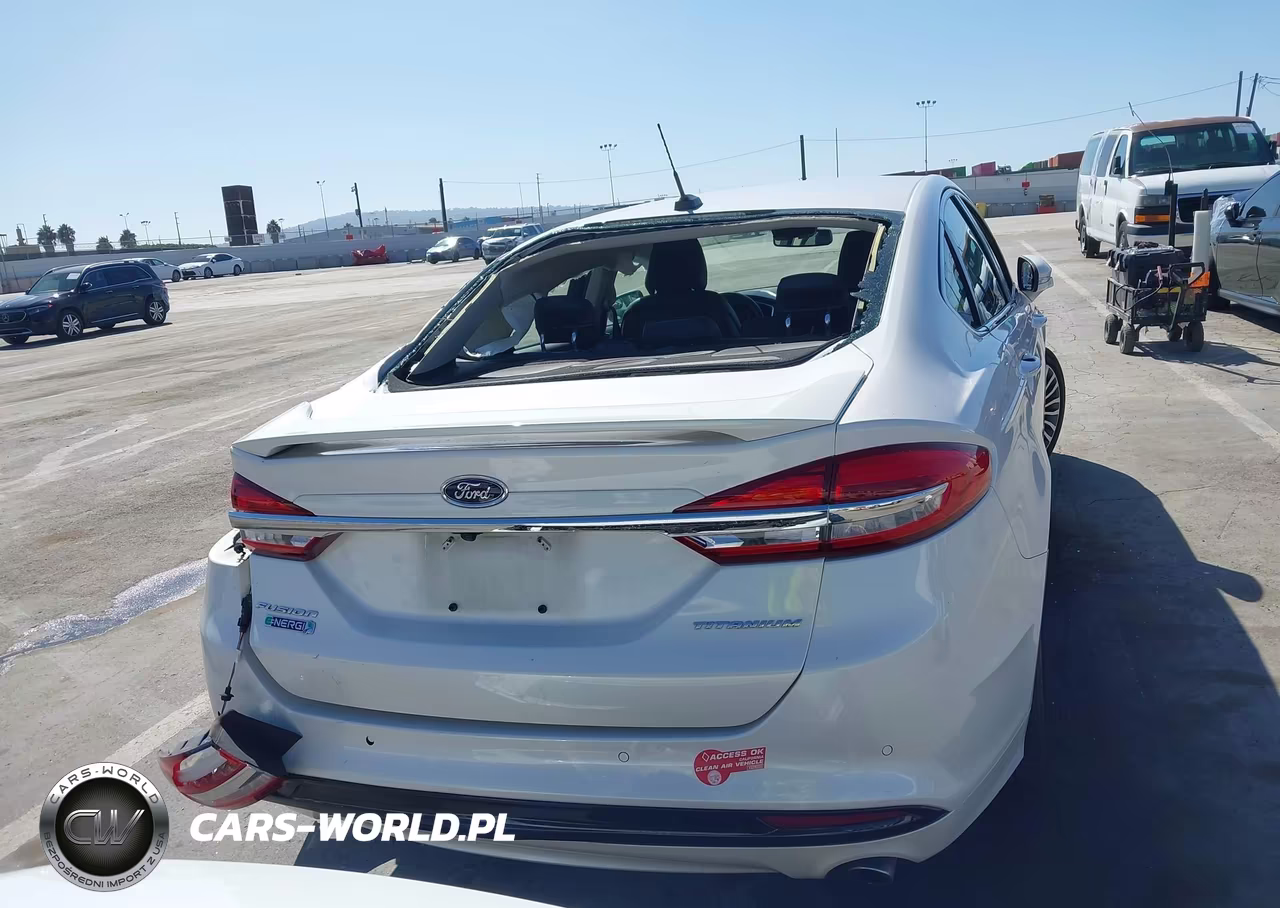 2018 Ford Fusion Energi Titanium VIN:3FA6P0SU1JR110472 - 16