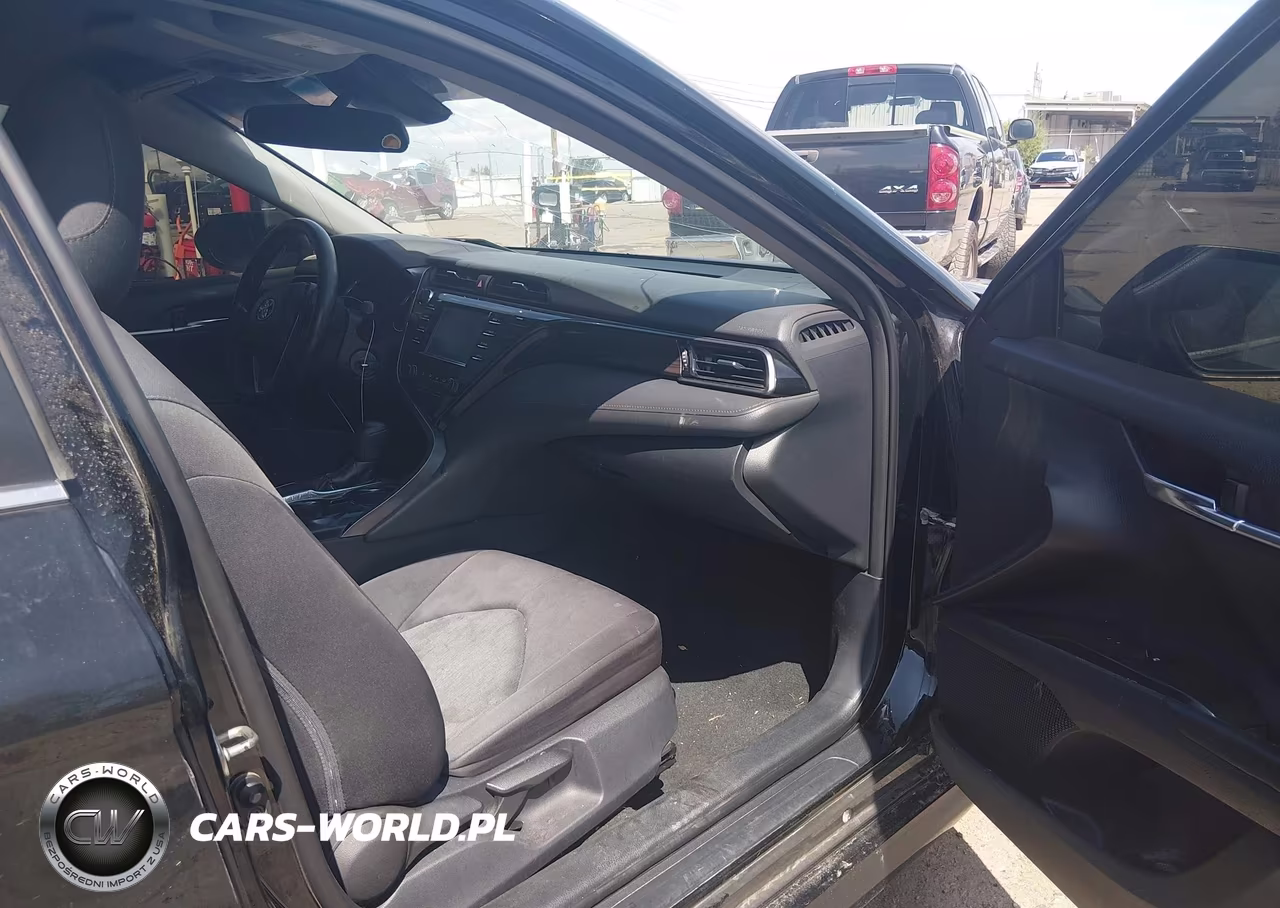 2019 Toyota Camry Le VIN:4T1B11HK9KU706294 - 5