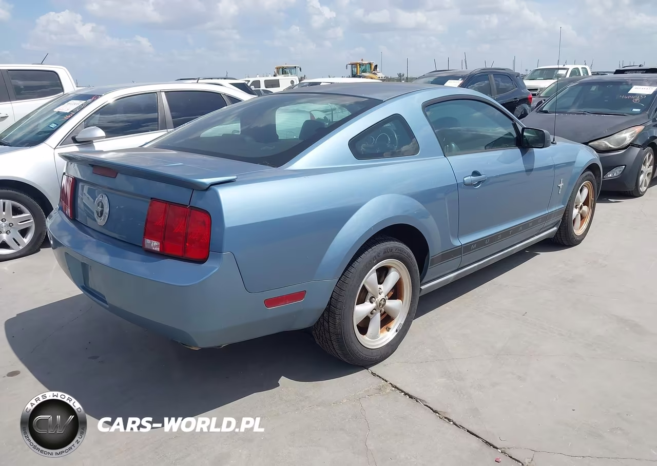 2007 Ford Mustang V6 Deluxe-V6 Premium VIN:1ZVFT80N375320273 - 4