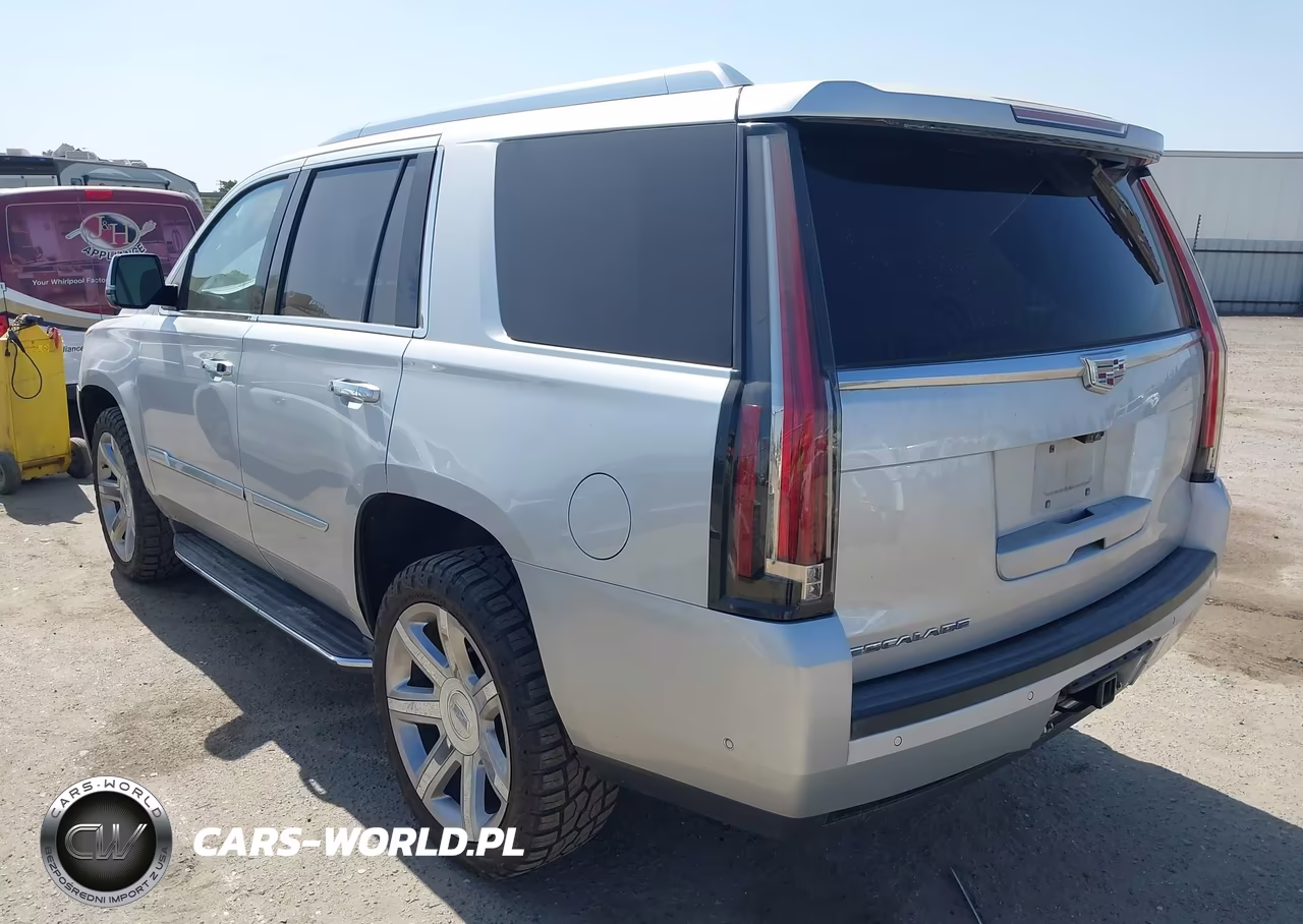 2017 Cadillac Escalade Luxury VIN:1GYS3BKJ9HR360046 - 3
